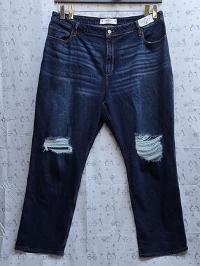 Hollister California Curvy Ultra High-Rise Dad Jeans in "Vintage Stretch" denim